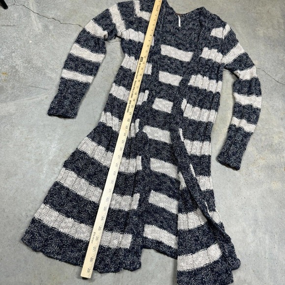 Free People Womens Open Knit Cardigan Sweater Long Sz M Blue Cream Holiday - Picture 9 of 9